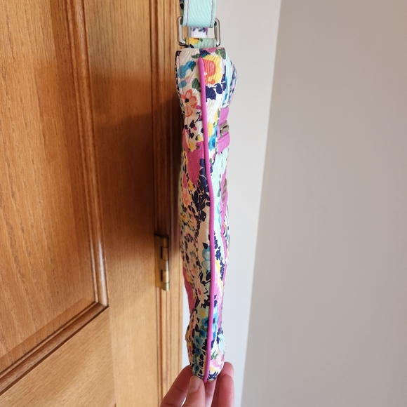 Vera Bradley Crossbody Bag - Picture 6 of 12